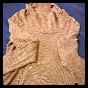 Bench sweater so adorable.